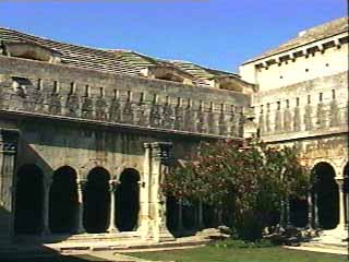 Arles St Trophime Cloitre