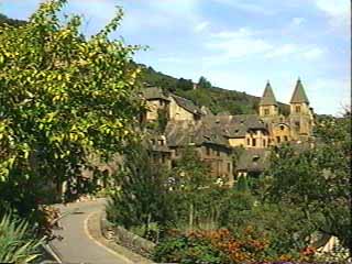 Conques Village Approche