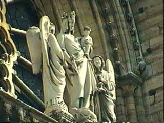 Notre Dame de Paris Vierge et Enfant